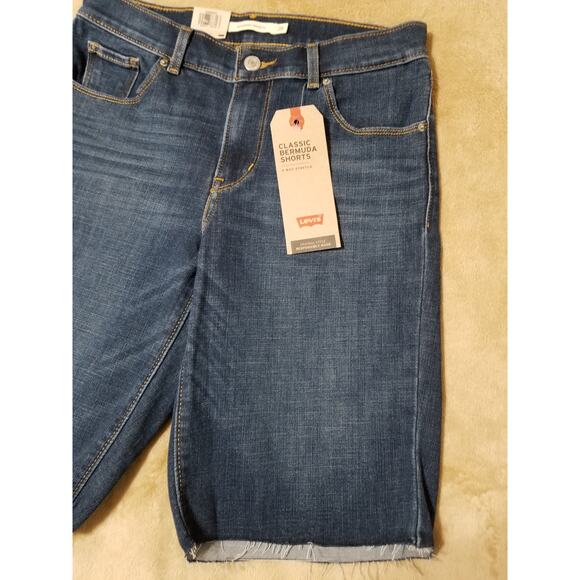 Levi's NWT Bermuda Shorts Denim Jeans Sculpt Mid Rise Slim Through Size 26 Blue - Picture 2 of 14